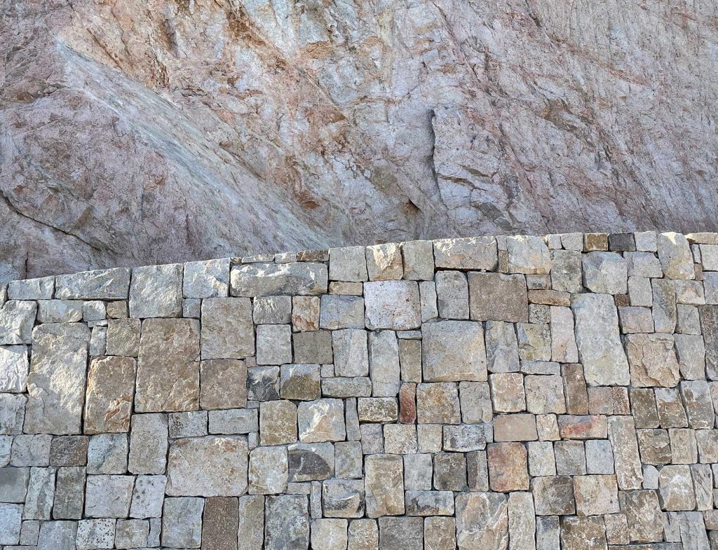 Frondoso_CABO-1---stone-wall-and-rock